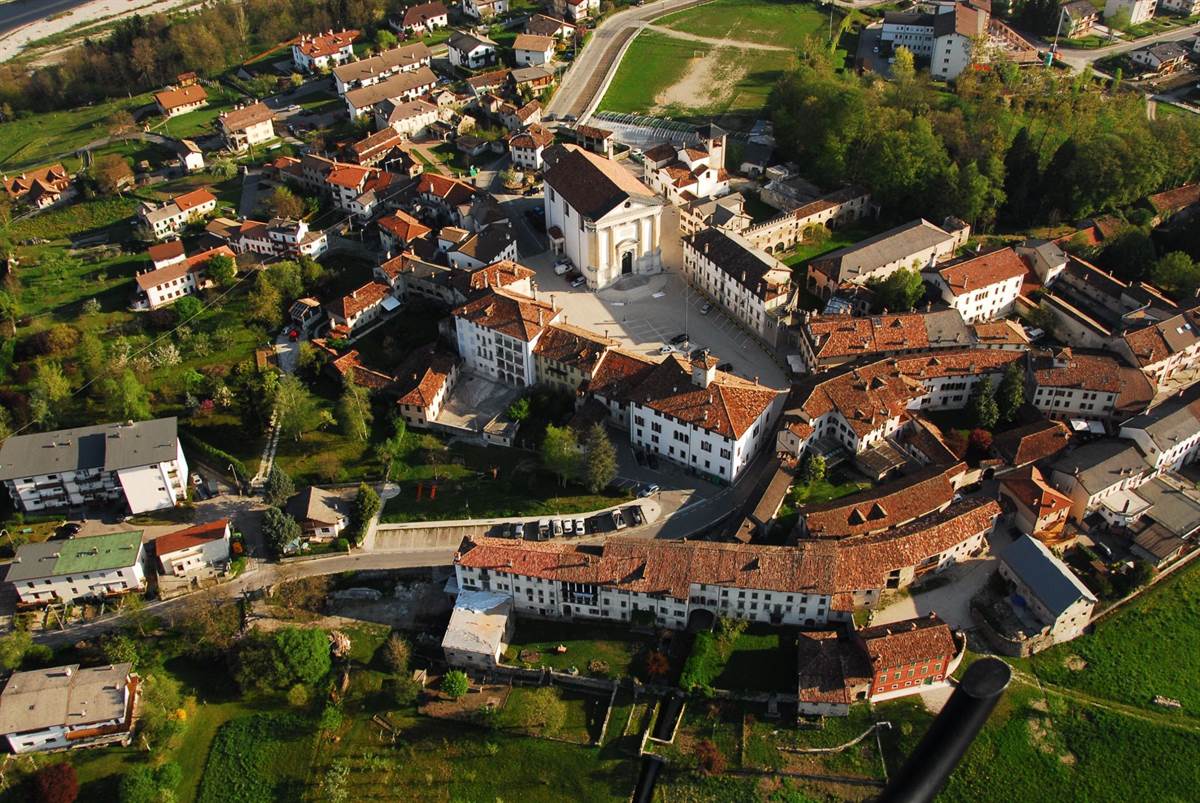 All’Ombra del Borgo