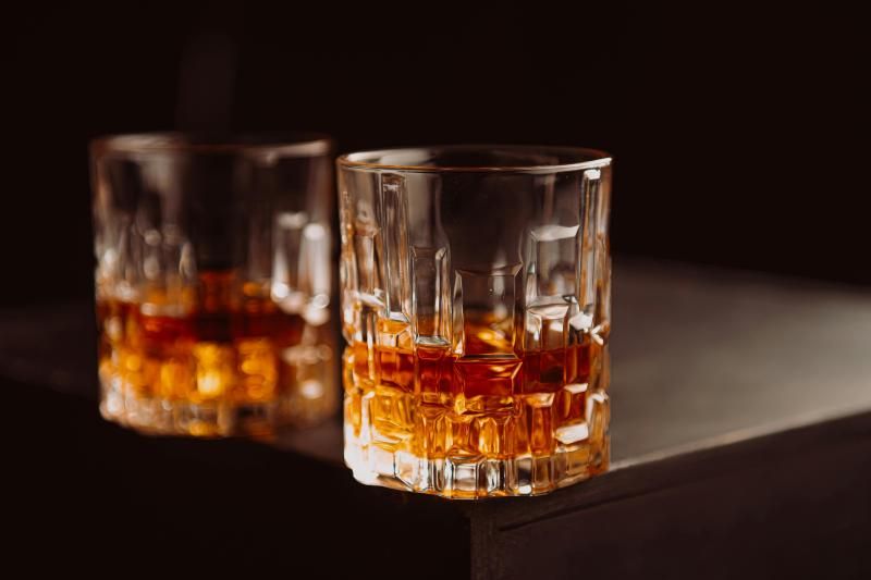 USA annuncia l’eliminazione dei dazi del 10% sui whiskey britannici.