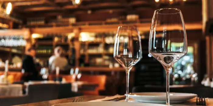 Ristorazione di fascia alta: consumi strategici per vini, bollicine e dopopasto