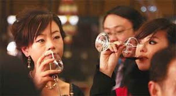 Calo anche nel terzo trimestre per il mercato del vino in Cina
