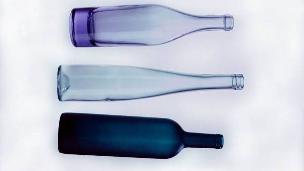 Bottiglie più leggere riducono l'impatto ambientale di un terzo
