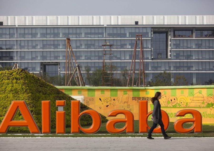 Centinaio: accordo con Alibaba per vendere ai cinesi il vero made in Italy