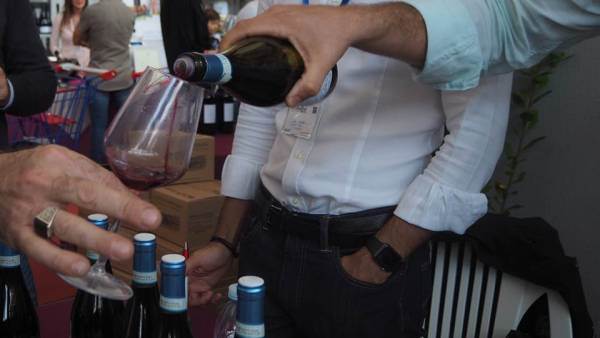 Sondaggio, italiani contrari a più tasse sugli alcolici