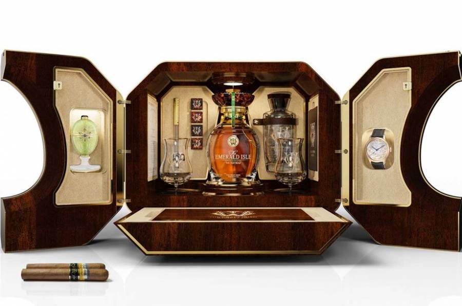 All&#039;asta per 2 milioni $ un cofanetto deluxe di whisky irlandese e Fabergé