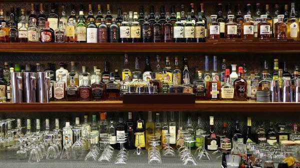 Irlanda: nuovo prezzo minimo unitario per limitare consumo di alcol