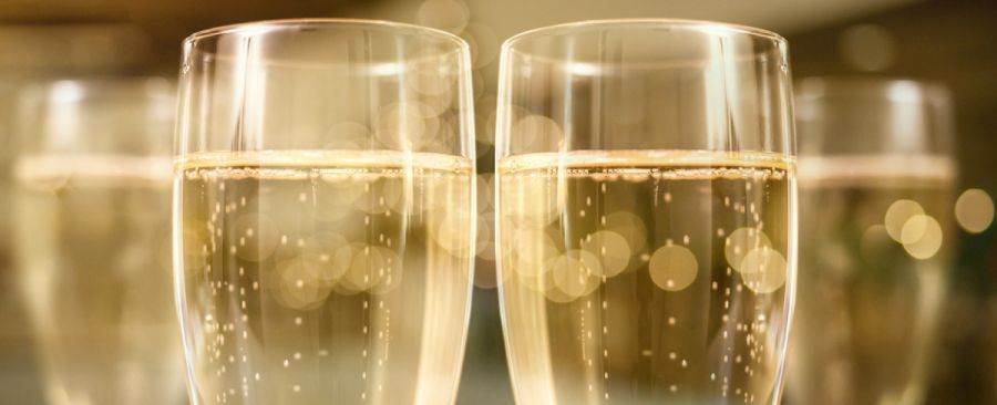 Champagne, fatturato mondiale record a 4,9 miliardi (anche se scendono i volumi)