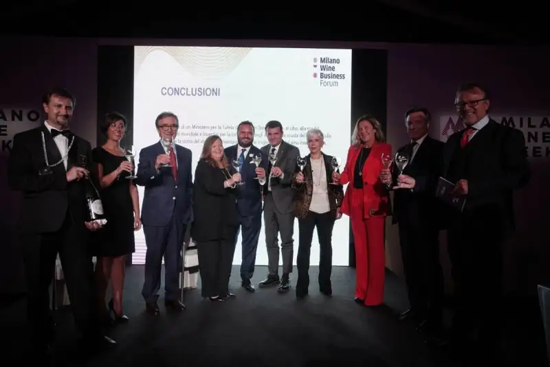 Milano Wine Week: le richieste (in 5 punti) del mondo del vino al ministro Centinaio