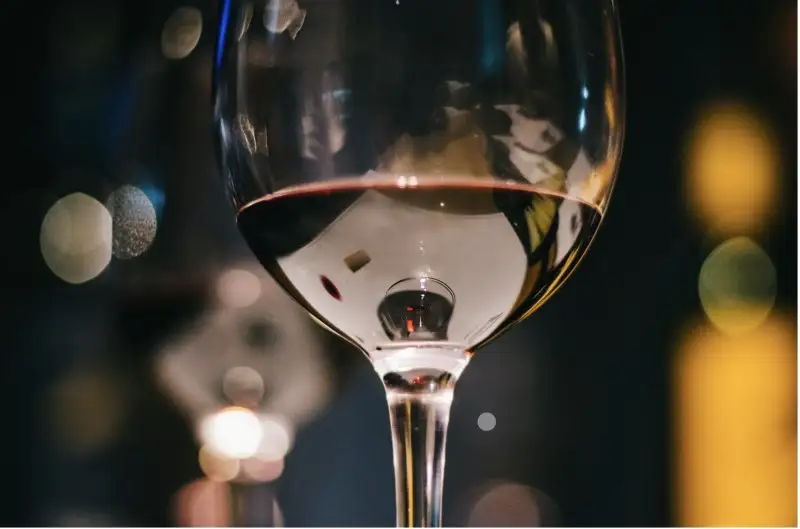 Cos&igrave; il mercato dei vini pregiati pu&ograve; mettere al riparo dalle crisi finanziarie (i risultati di tre rapporti internazionali)