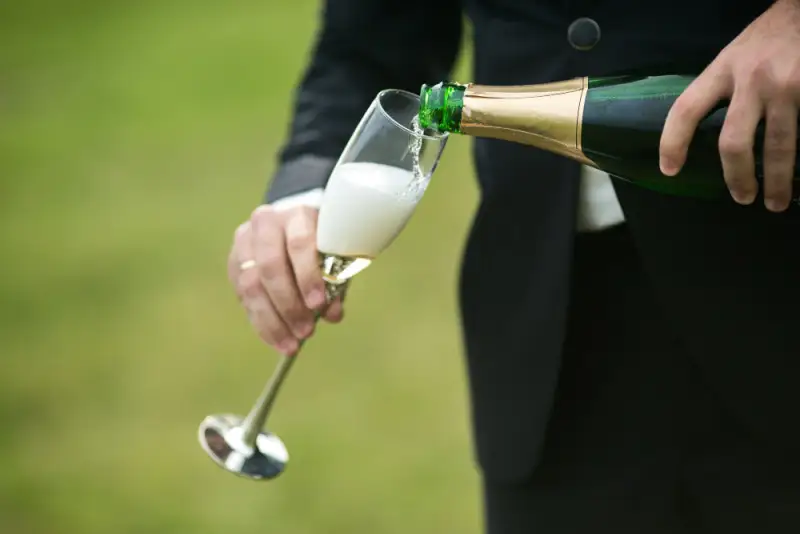 Champagne in affanno e il calo delle vendite non &egrave; dovuto solo all&rsquo;inflazione