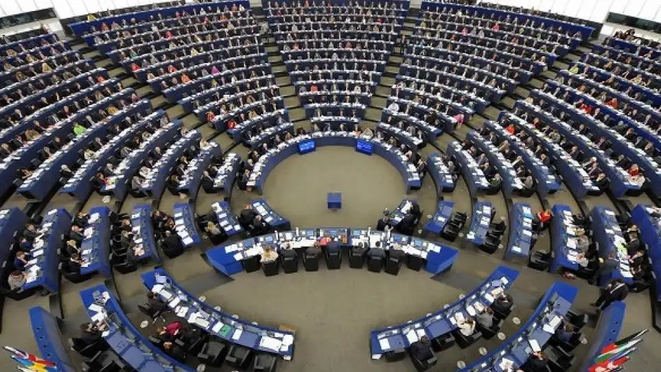 Il commissario Ue Wojciechowski: nuovi impegni e pi&ugrave; aiuti al vino europeo