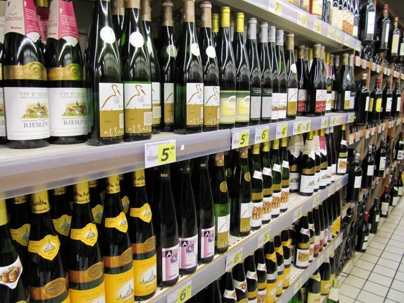 Ismea: consumi stagnanti, ma volano spumanti e vino