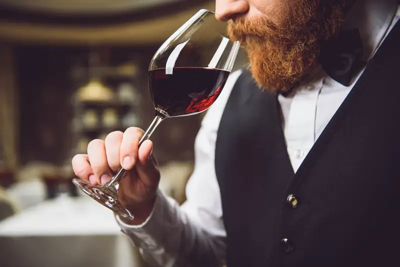 Dubbi sulla bottiglia giusta? Arriva il Personal Sommelier (via whatsapp)