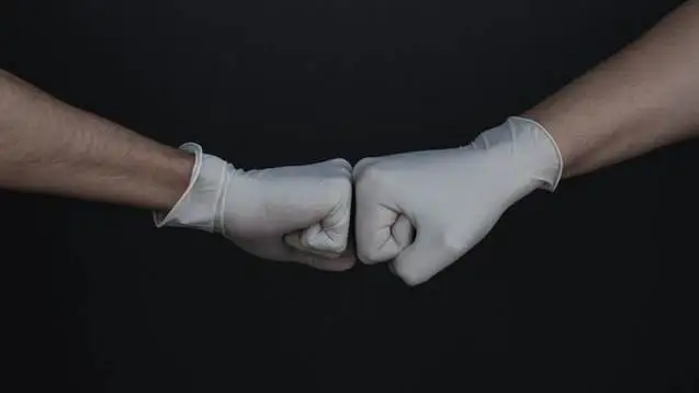 Le nuove norme su quarantene e green pass rafforzato