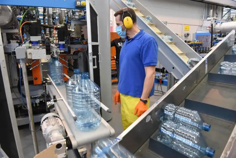 Confindustria: la produzione recupera ma a maggio -33,8% rispetto all'anno scorso