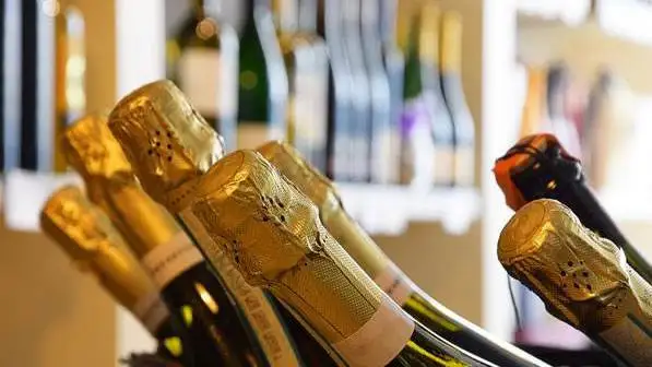 Vino nella Gdo: il 2022 parte nel segno dell&rsquo;incertezza