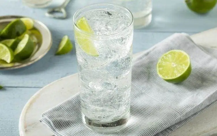 La categoria 'hard seltzer' triplicher&agrave; negli Stati Uniti entro il 2023