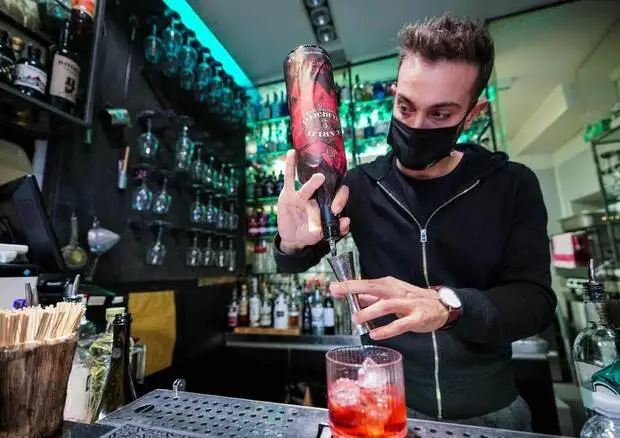Il miglior bar del mondo 2022 &egrave; a Barcellona ma i barman sono italiani