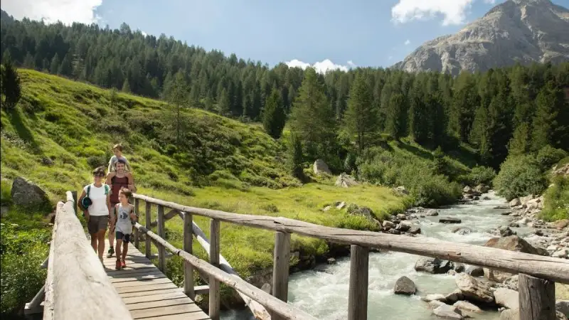 Camminare nella natura del Parco Nazionale dello Stelvio
