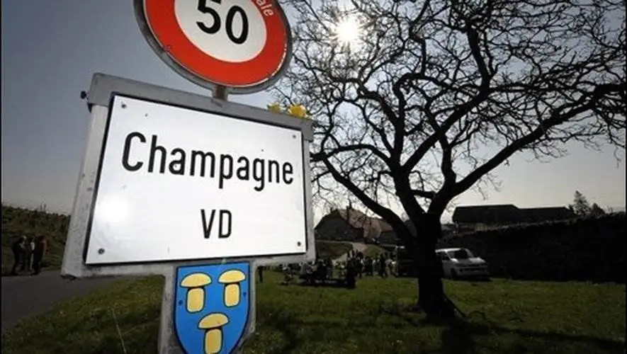 L'Ue non riconosce l'Igp alla svizzera "Commune de Champagne"
