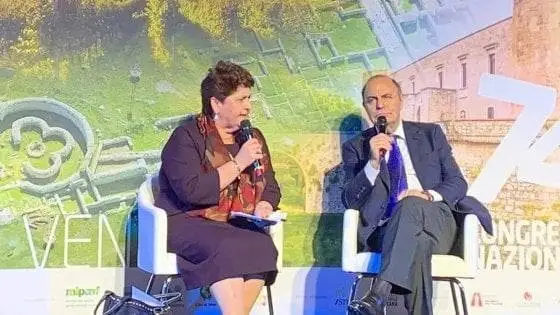 Bellanova al congresso Assoenologi: al ministero entro l'anno una cabina di regia sul vino