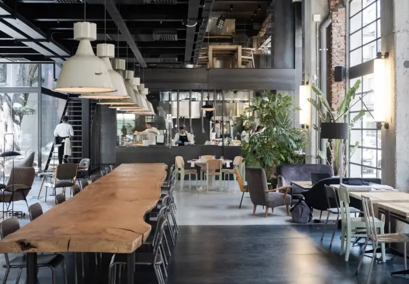 Nel 2022 salita la spesa nei ristoranti, ma aumentano le insegne cessate