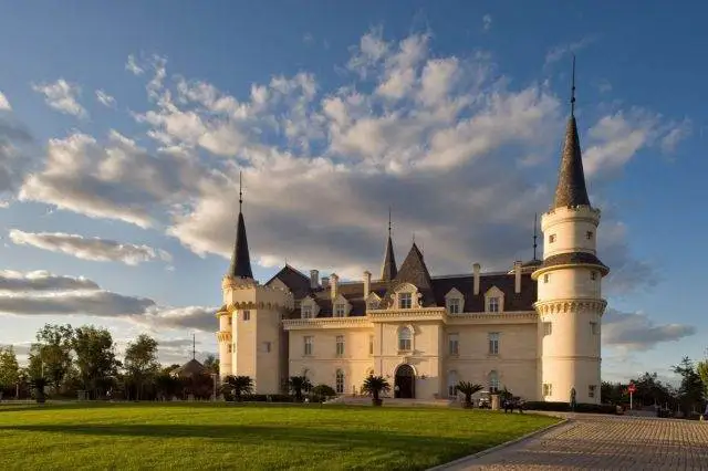 Changyu City Winery, in estate a Shanghai apre un immenso parco a tema