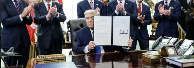 Dopo la sentenza della Corte Suprema Trump impone nuovi dazi al 15%