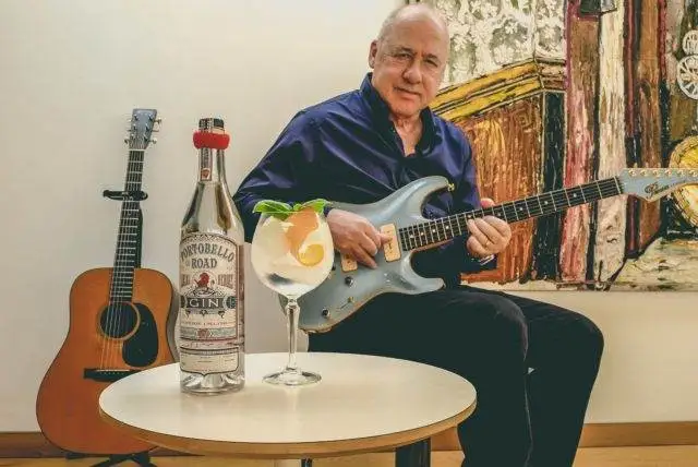Il leader dei Dire Straits "firma" un Gin all'olio d'oliva