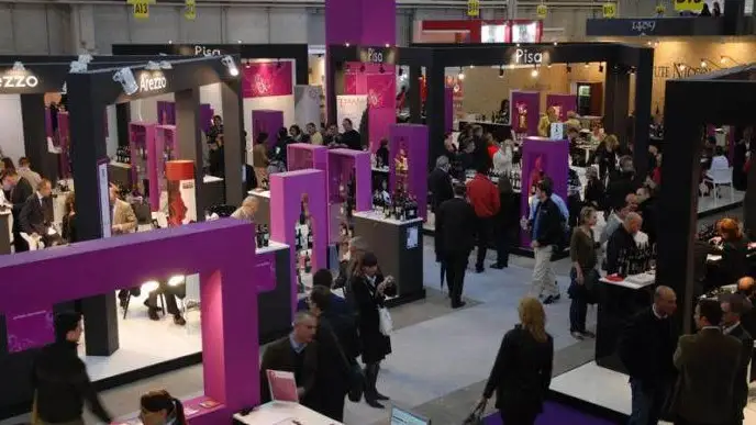 Vinitaly: il vino in gdo soffre il peso dell&rsquo;inflazione, la sfida 2023 &egrave; sulla fascia premium