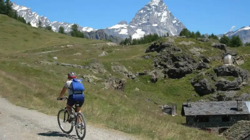 Tour degli alpeggi per gli amanti delle due ruote
