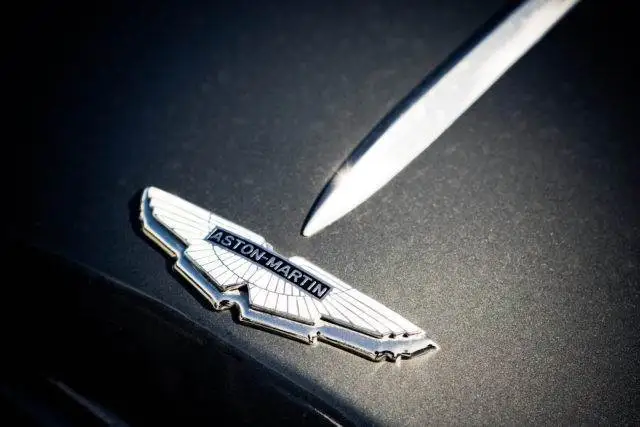 Aston Martin nel drink business? Potrà utilizzare il marchio per bevande alcoliche