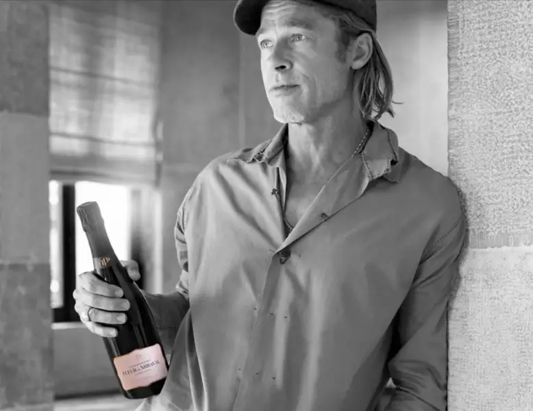 Gli Oscar brindano con lo champagne di Brad Pitt