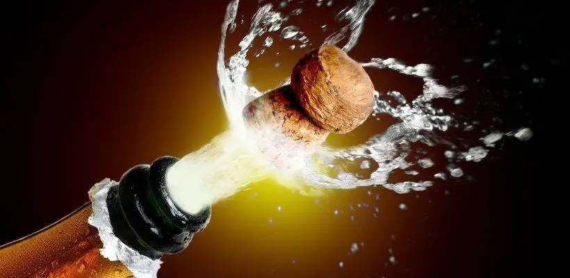 Non solo vini fermi, anche gli spumanti resteranno perfetti dopo la stappatura