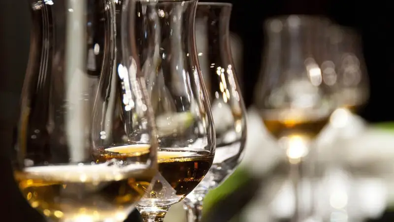 Fiera internazionale dei vini e degli alcolici al via a Hong Kong