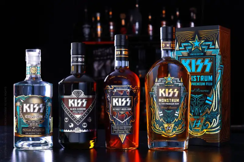 Anche il rock scende in campo: sugli scaffali il marchio dei Kiss