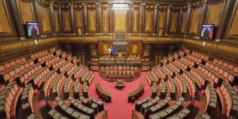 Senato, interrogazione sulle agevolazioni a spiriti e prodotti alcolici intermedi