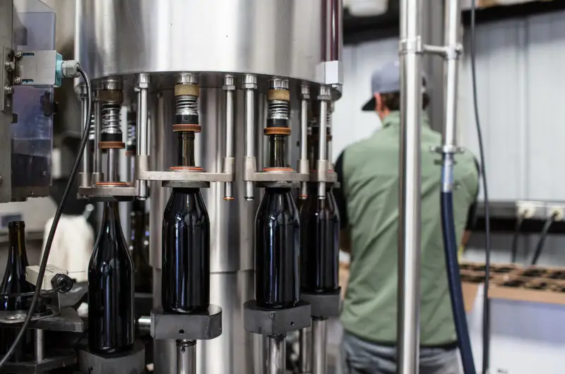 Scarsit&agrave; e alti prezzi del vetro: in Francia e Portogallo si chiede l&rsquo;intervento dei Governi