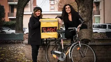 A Milano il teatro arriva in bicicletta