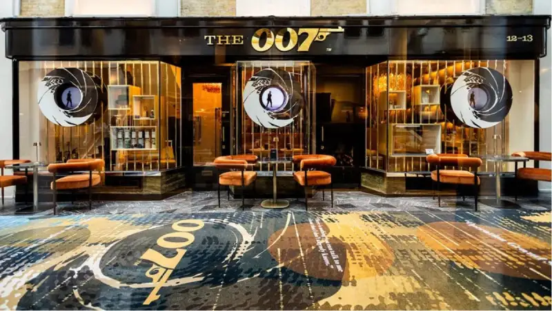 Agitato, non mescolato: apre a Londra il bar pop-up dedicato a James Bond