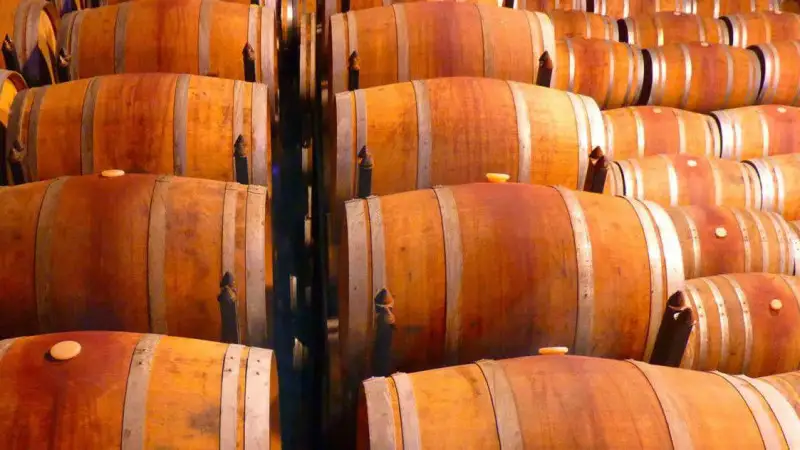 Cantina Italia, in calo le scorte a 50,8 milioni di ettolitri di vino