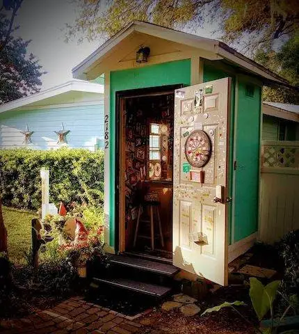 Il bar pi&ugrave; piccolo della Florida? Ci si sta solo in tre