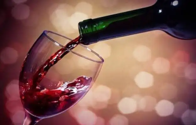 Volo in ritardo o cancellato? A Londra c&rsquo;&egrave; il vino di &ldquo;supporto emotivo&rdquo;
