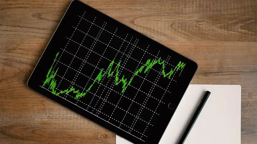 Rallenta la crescita dell&rsquo;economia italiana, sorretta dai servizi, ma frenata dai tassi alti