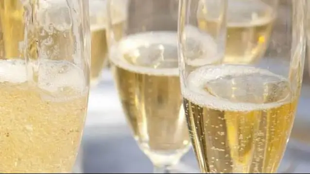 Giappone, il governo approva lo schema di etichettatura che indica il contenuto netto di alcol