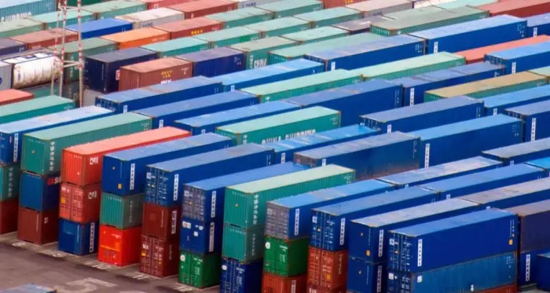 Ue prevede una contrazione fino al 16% del commercio mondiale nel 2020