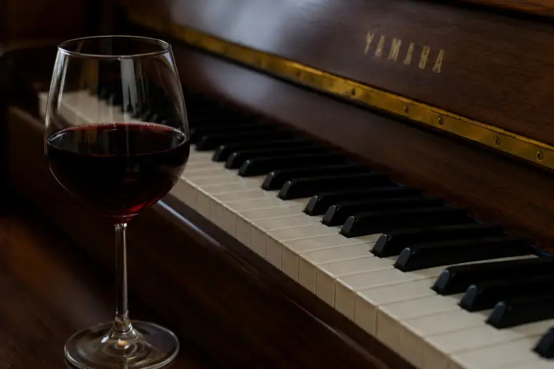 Come la musica live può cambiare la degustazione di un vino