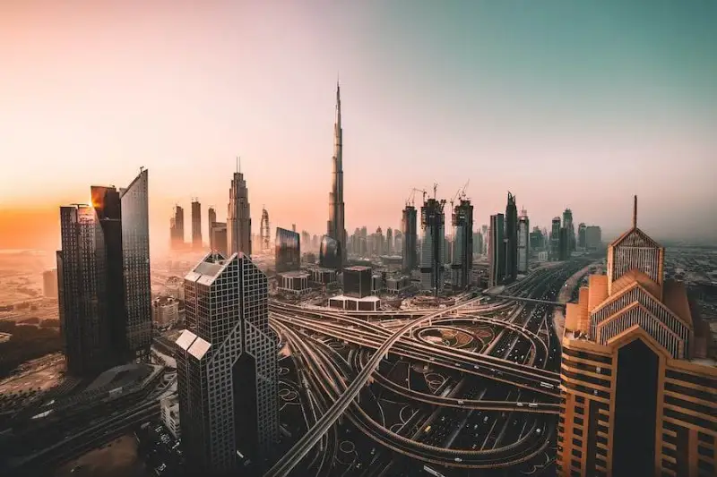 Dubai cancella la tassa del 30% sugli alcolici