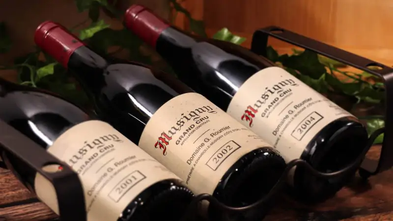 All'asta una collezione privata per amanti delle etichette francesi