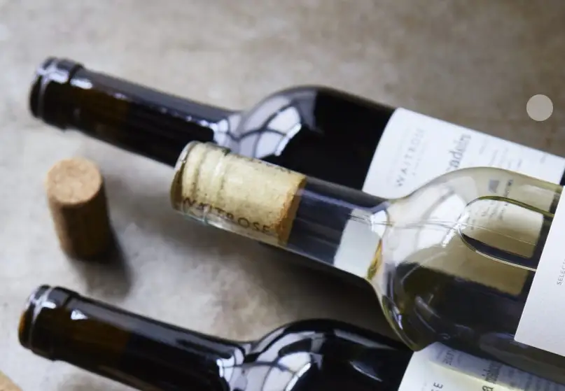 A Londra sugli scaffali le prime bottiglie a &ldquo;collo nudo&rdquo;