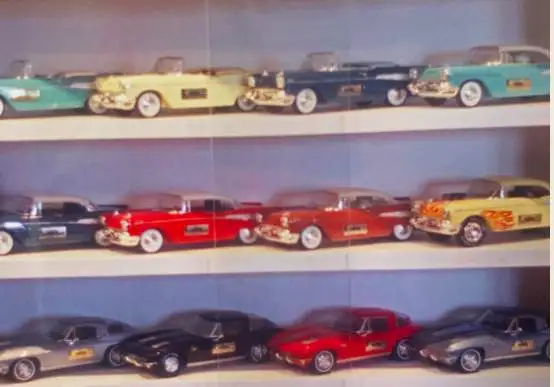 Dalla Thunderbird alla Mustang: in Usa il decanter di whisky &egrave; un modellino d'auto